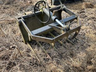 Avant silage bucket