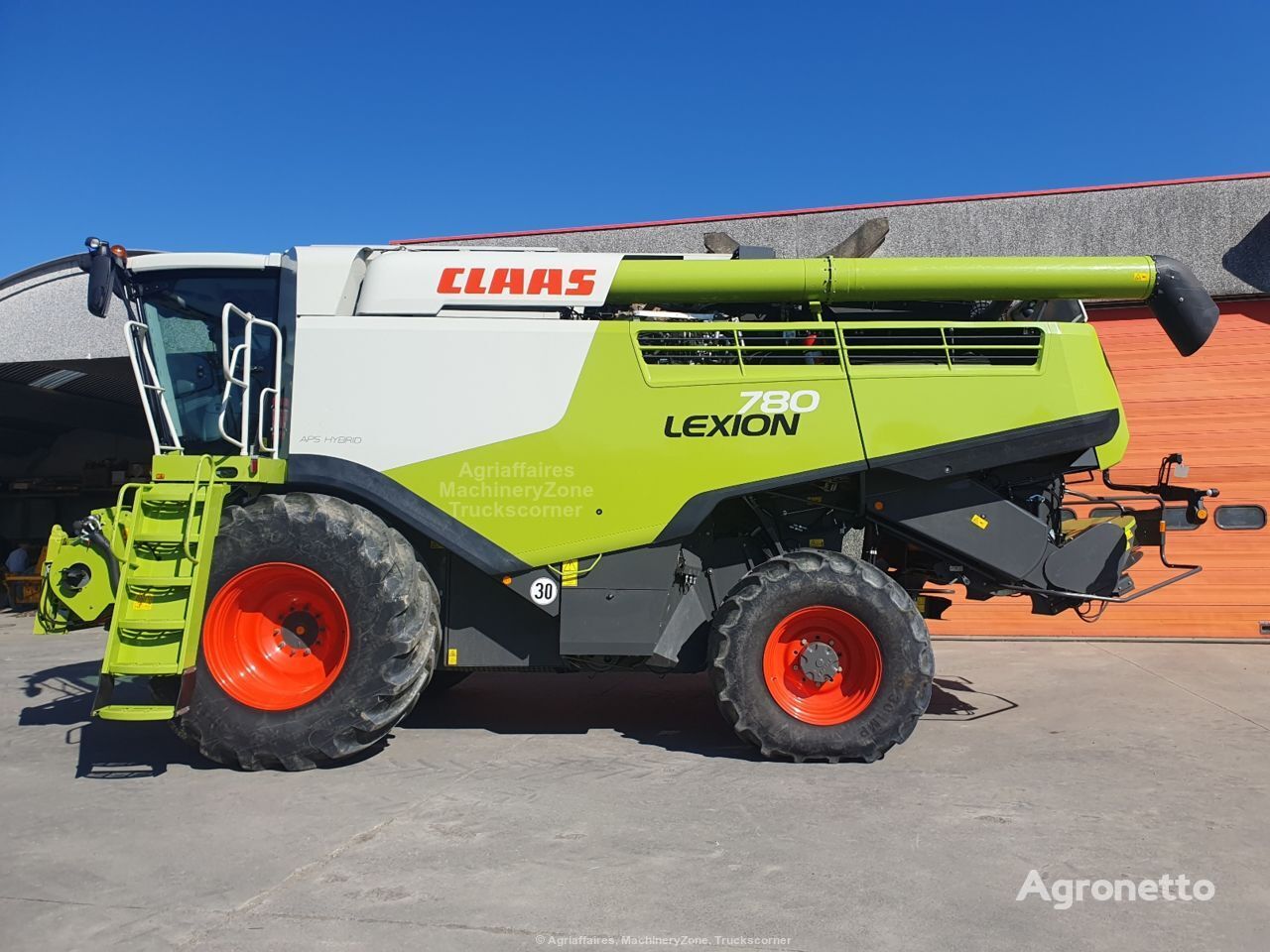 Claas Lexion 780 grain harvester