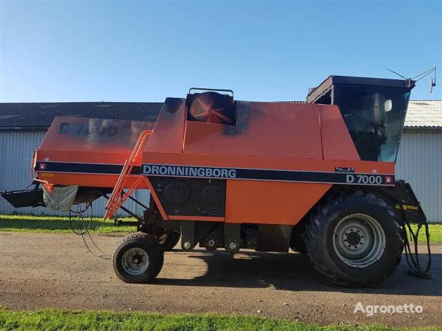 Dronningborg 7000  grain harvester