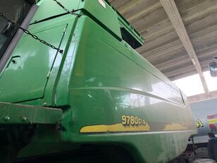 John Deere 9780 CTS grain harvester