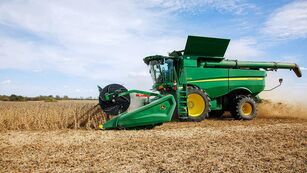 new John Deere S770 - new, demo machine! grain harvester