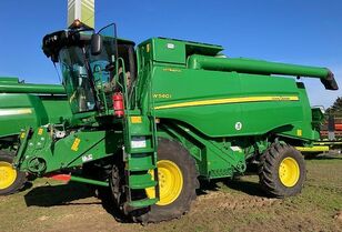 John Deere W 540 HM grain harvester
