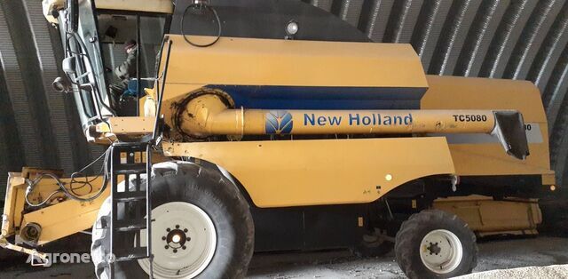 New Holland 5080 №1084 grain harvester