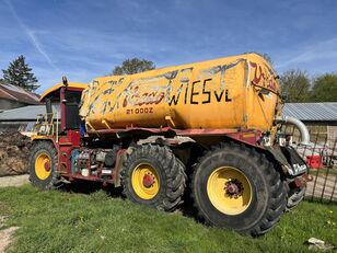 damaged Vredo VT manure spreader