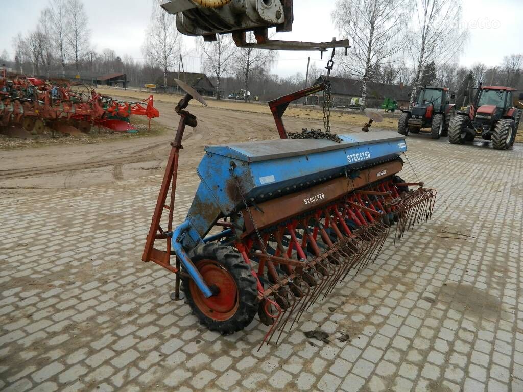 Stegsted 4 mechanical seed drill