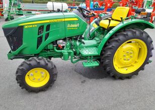 John Deere 3028EN mini tractor