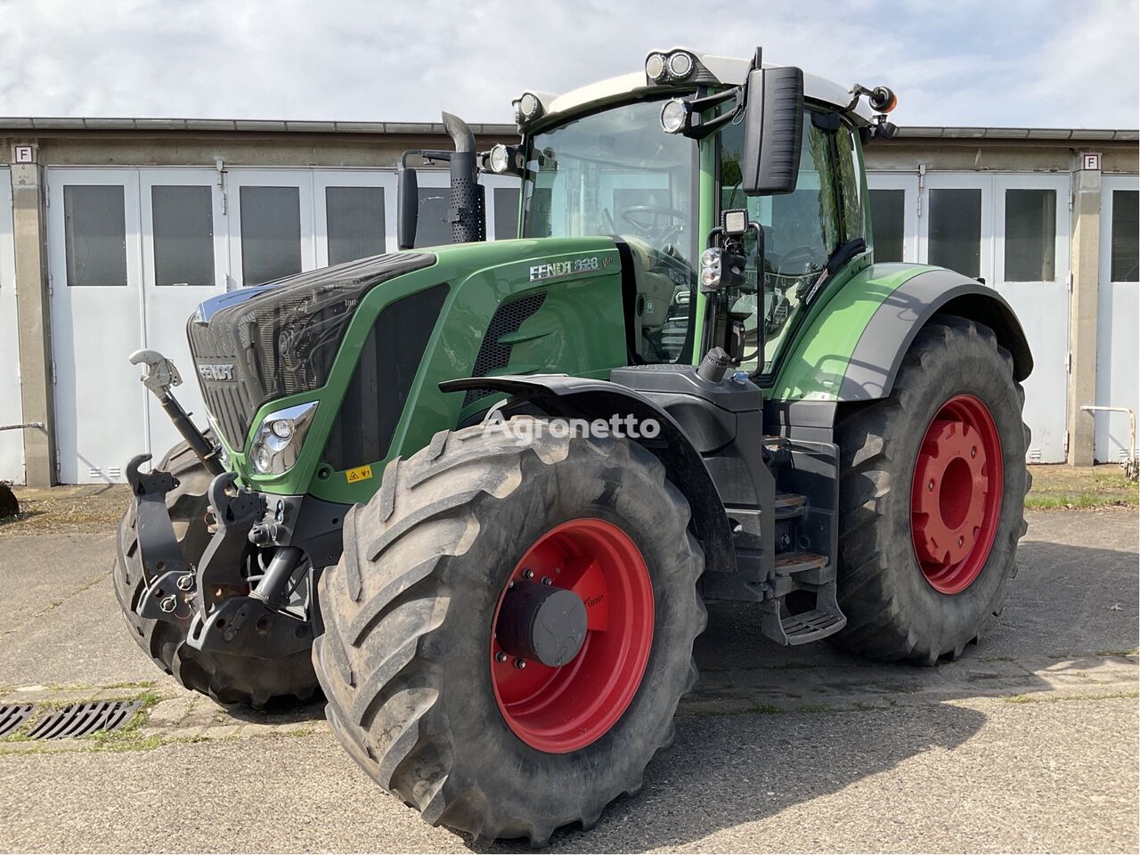 Fendt 828 Vario ProfiPlus wheel tractor