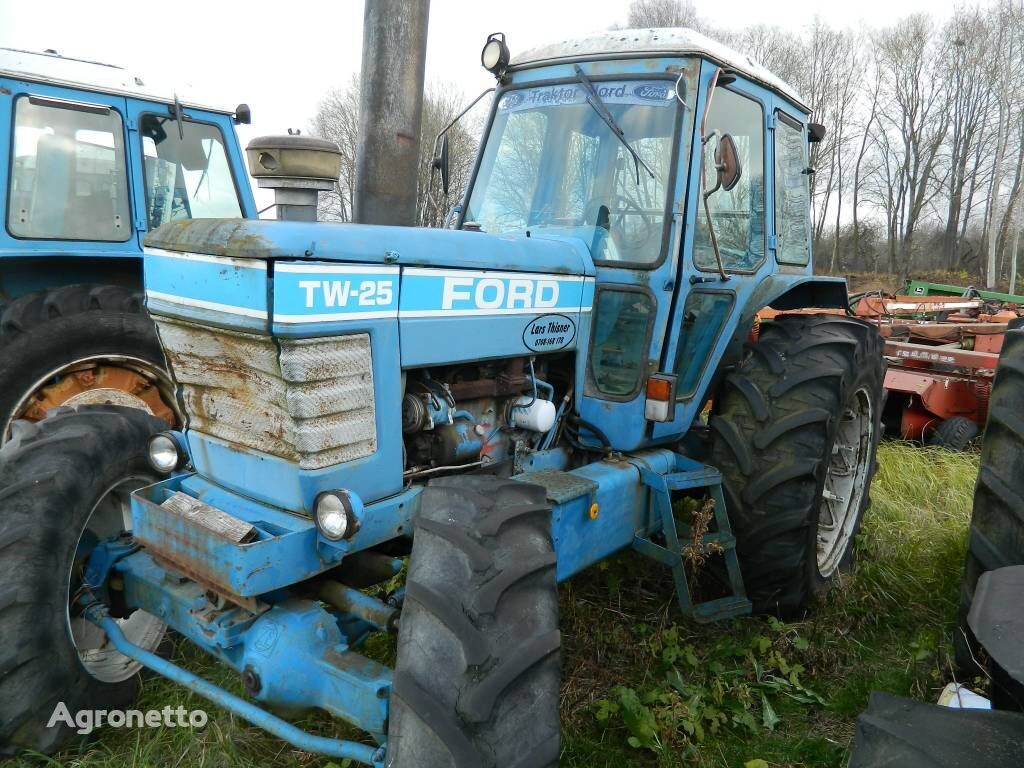 Ford TW 25 wheel tractor