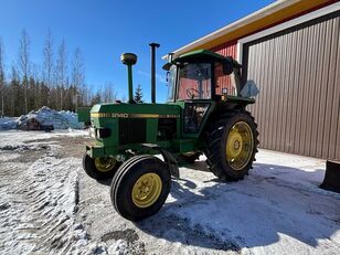John Deere 2140 wheel tractor