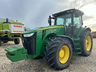 John Deere 8310R  wheel tractor