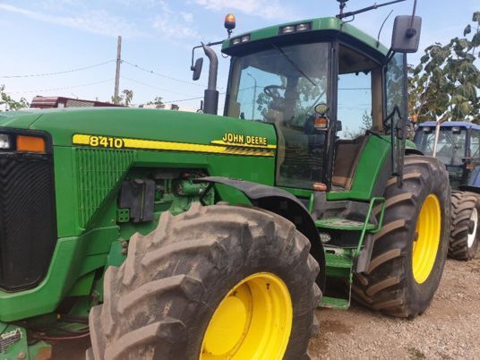 John Deere 8410 wheel tractor