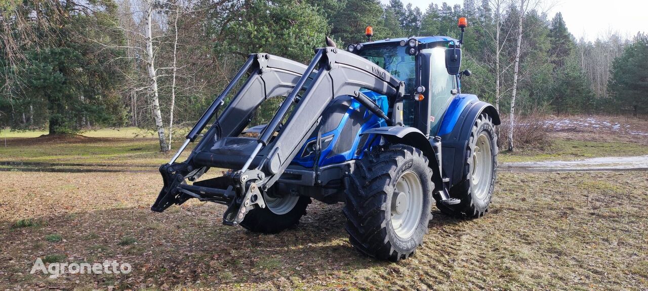 Valtra T194 active wheel tractor