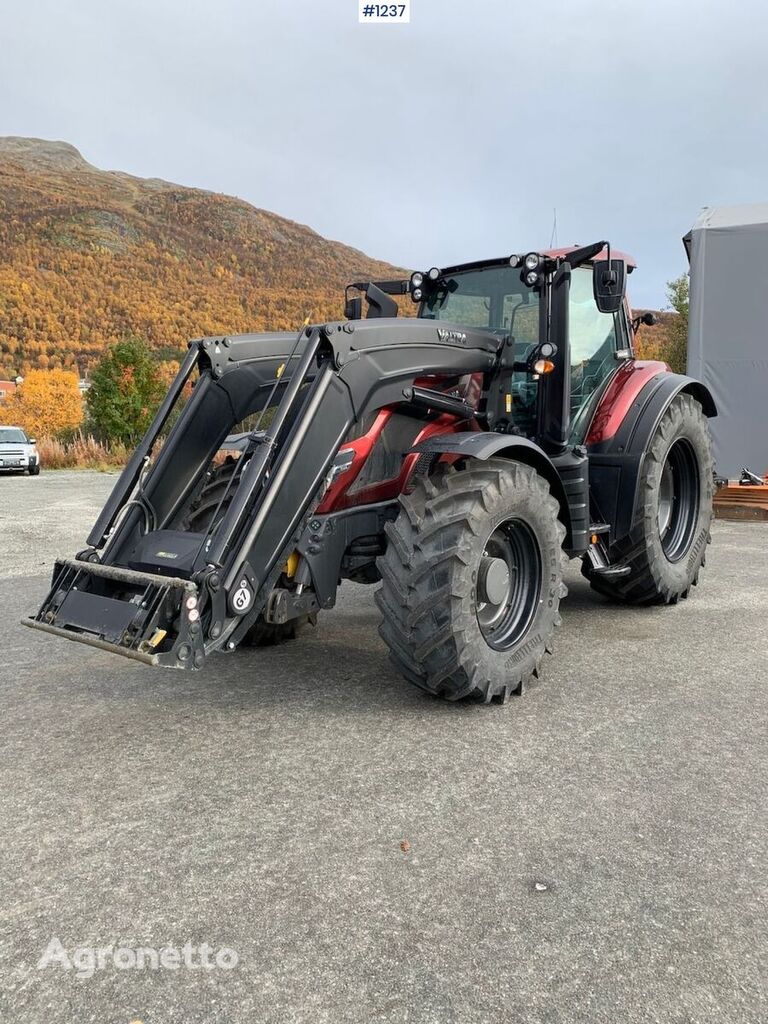 Valtra T255 wheel tractor